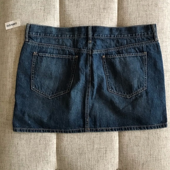 Old Navy Women's Blue Jean Mini Skirt, Size 12 - Picture 3 of 4